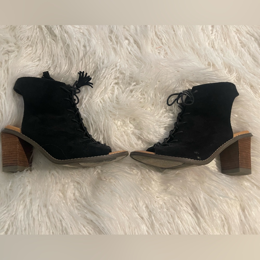 Dr. Scholls super comfortable, black, lace-up open-toe side zip, sandals